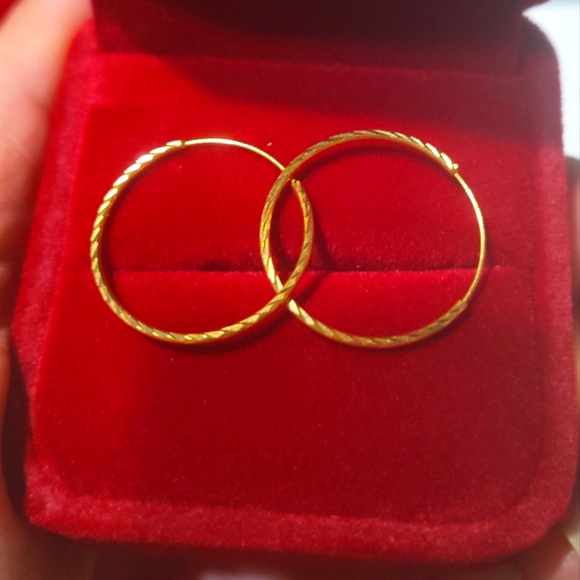 18k Real Saudi Gold Loop Earrings - Picture 4 of 6
